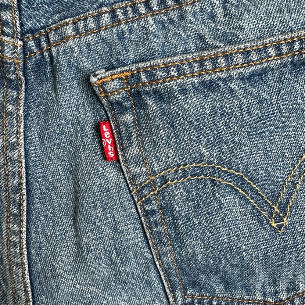 Anthropologie x Levi’s 501 Floral Embroidered Distressed Cropped Taper 27 - Picture 12 of 16